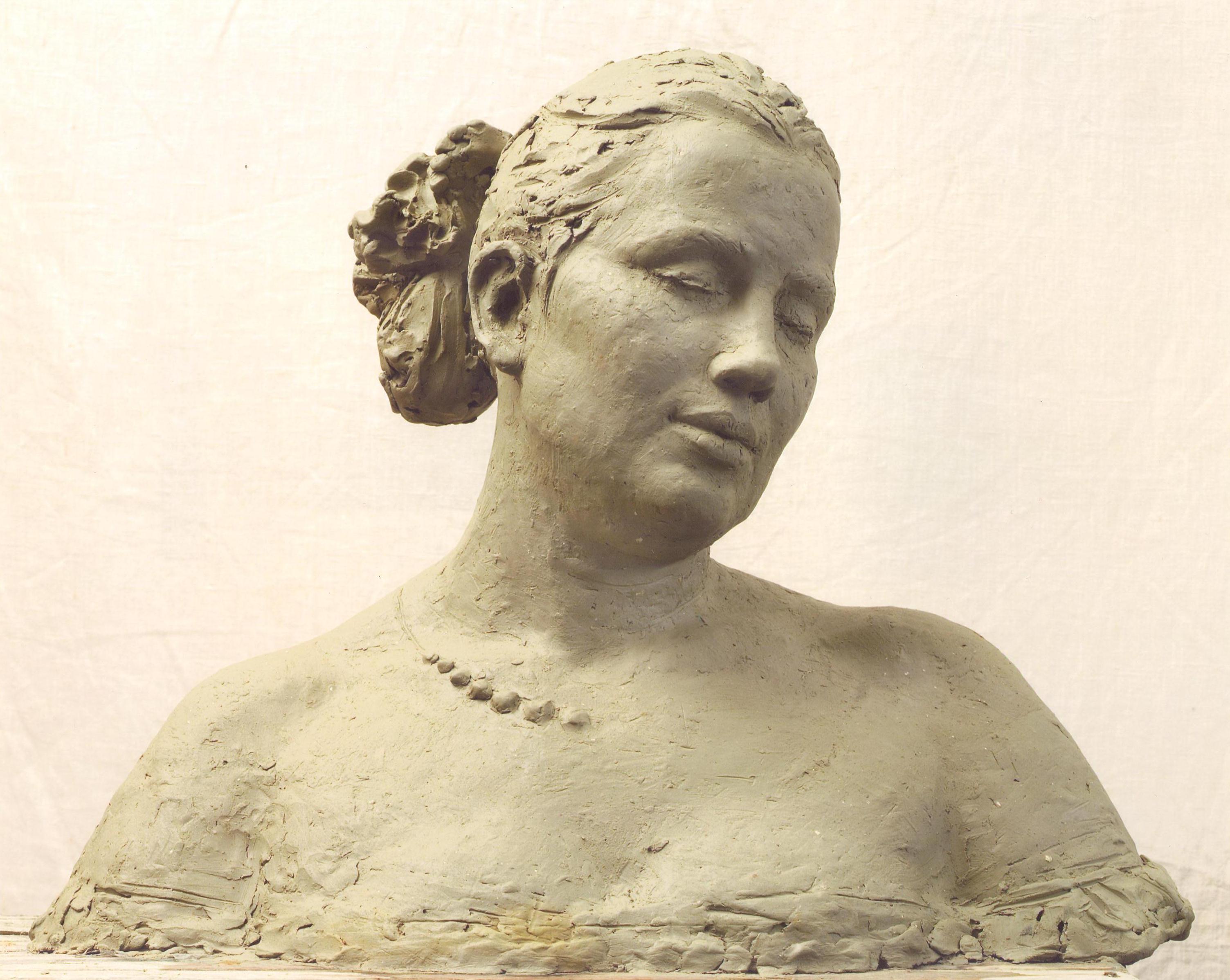 Скульптурный портрет из гипса