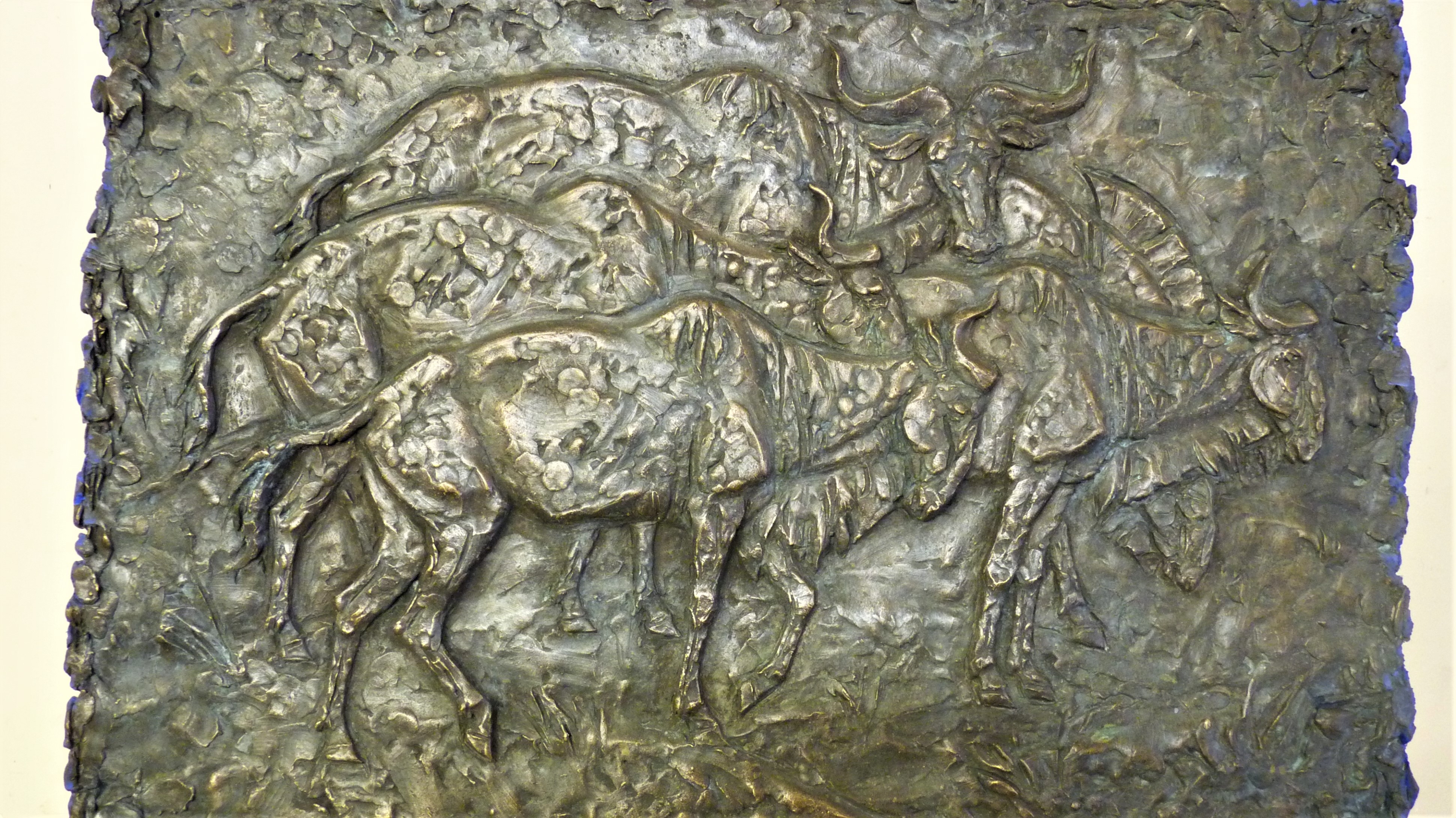 скульптура антилоп гну  в брнзе