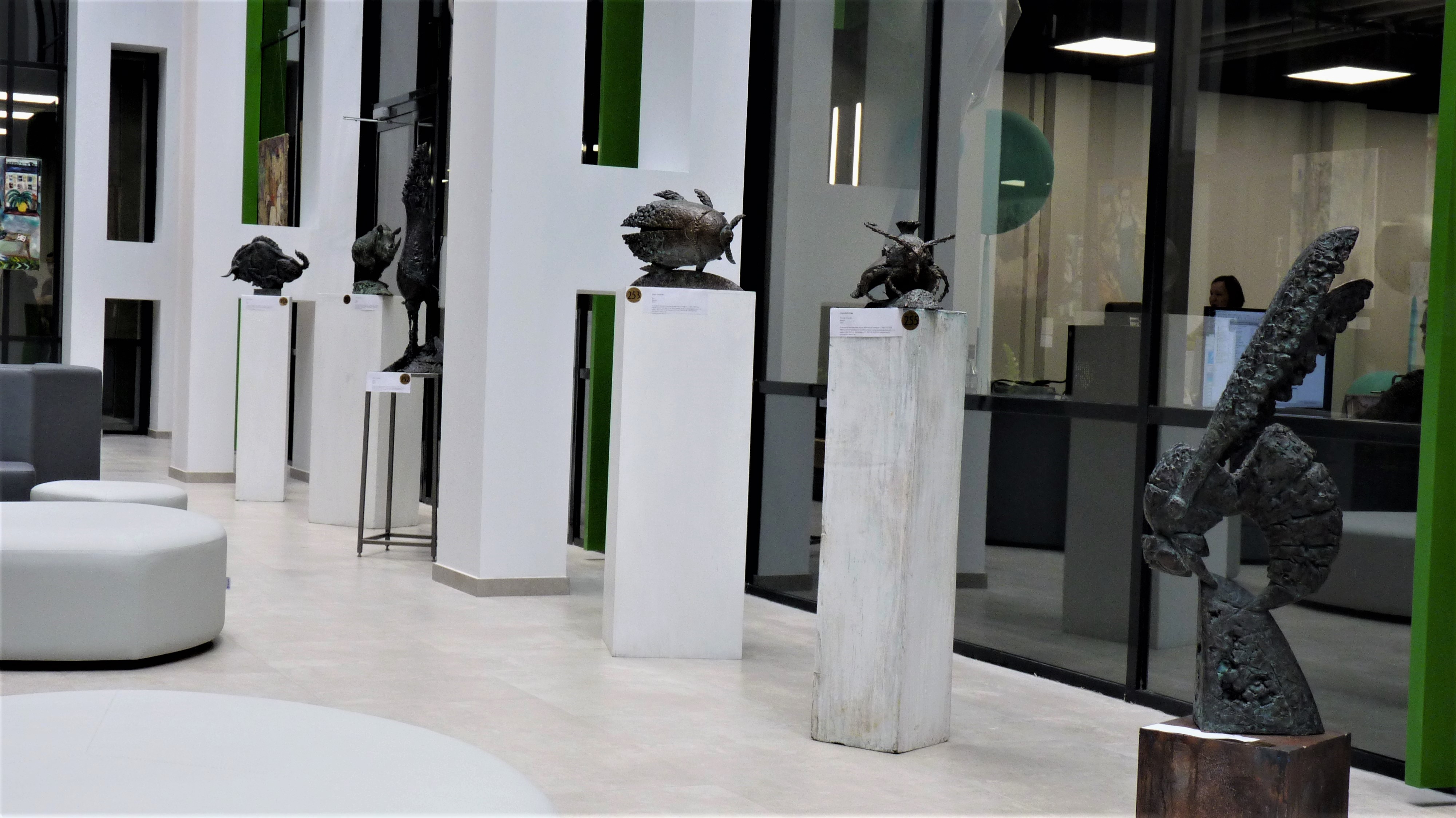 скульптуры животных