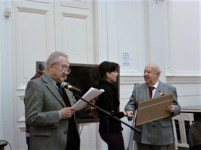 Награждение дипломом в Российской Академии Художеств за активное участие в выставках, 2017 г.