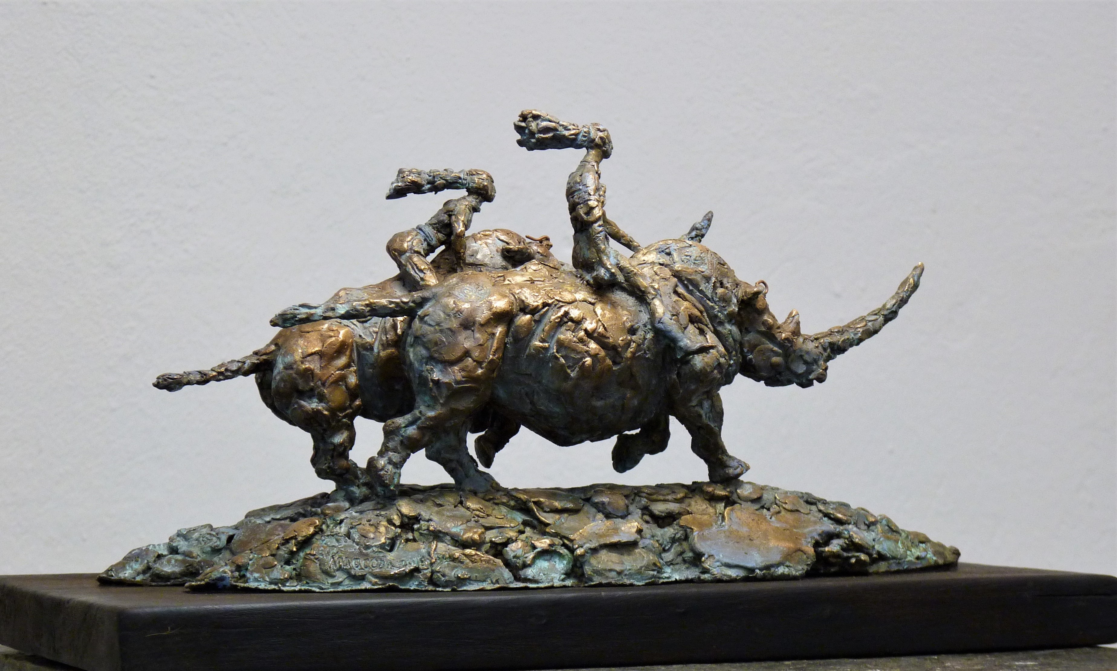 Скульптура носорогов в бронзе, скульптуру животного в бронзе купить, скульптура на заказ, авторская скульптура. скульптор Ольга Колосова.