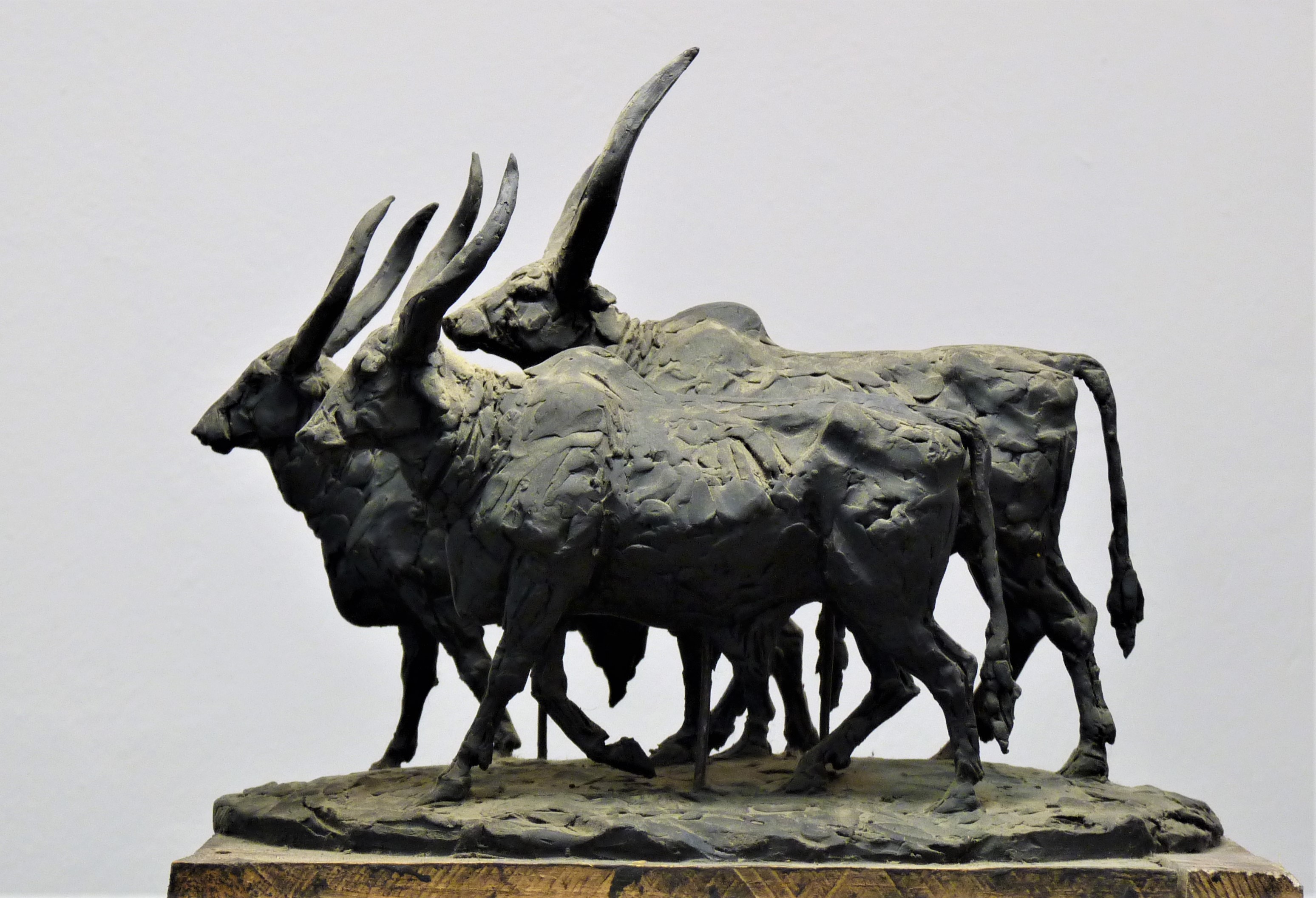 скульптура быков в бронзе , , скульптор Ольга Колосова.