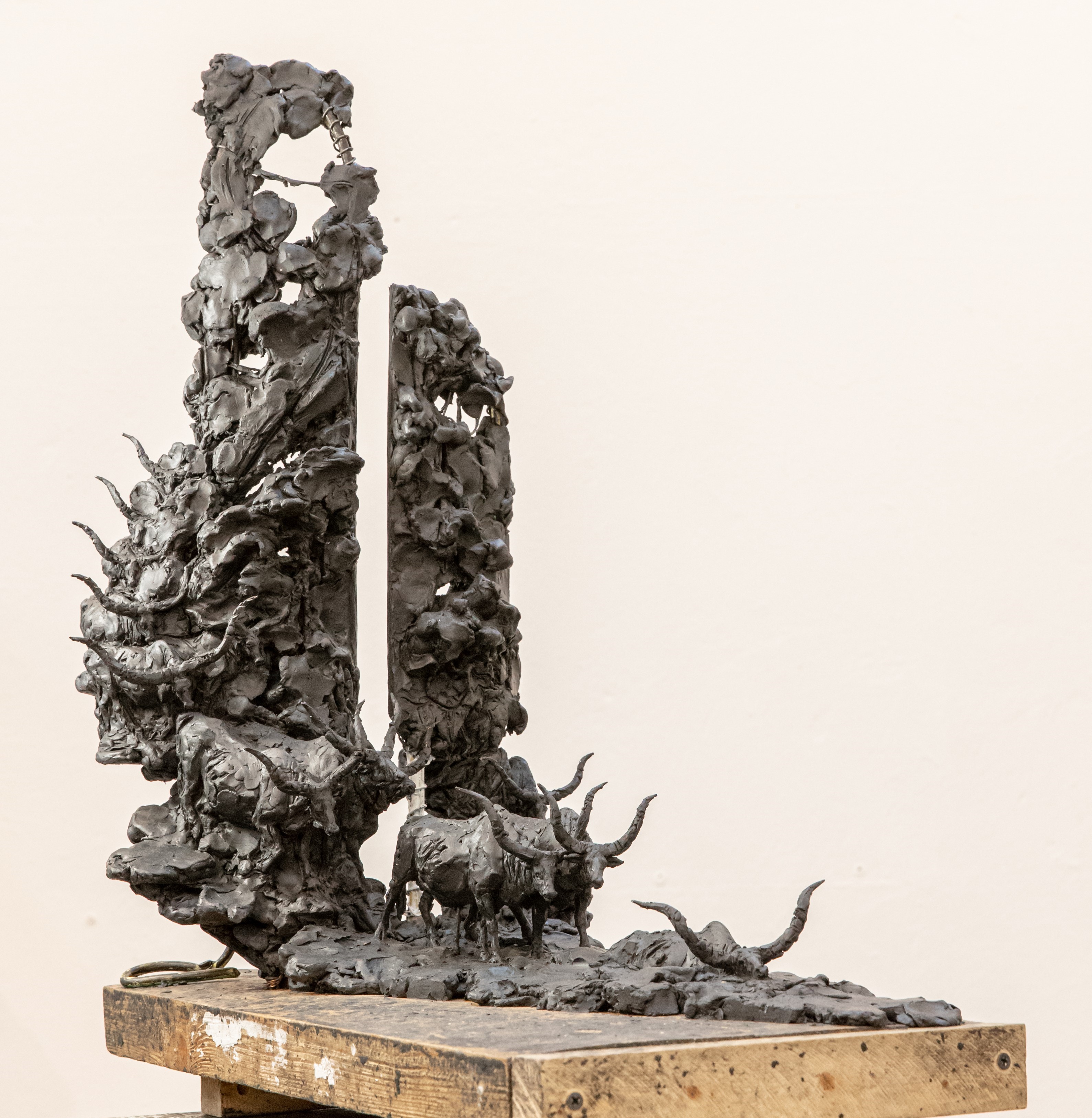 Скульптура быков  в бронзе,  скульптуру животного  купить, скульптор Ольга Колосова.