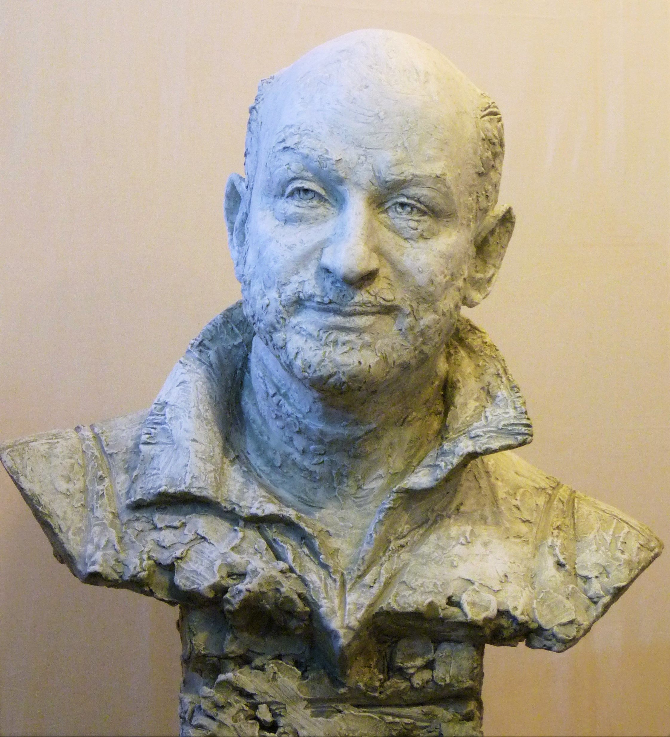 Скульптурный портрет из гипса на заказ с натуры и по фото. скульптор Ольга Колосова.