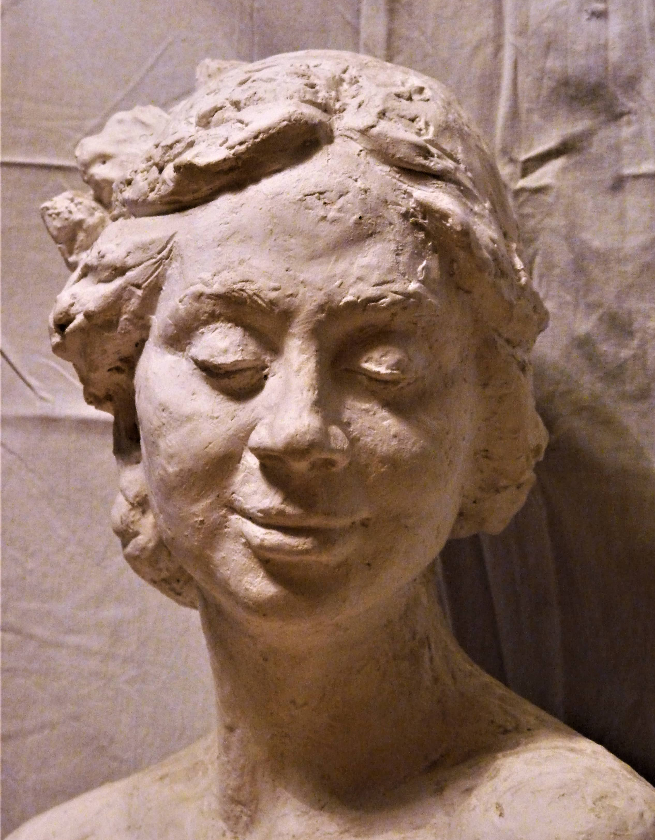 Скульптурный портрет из гипса    скульптор Ольга Колосова.