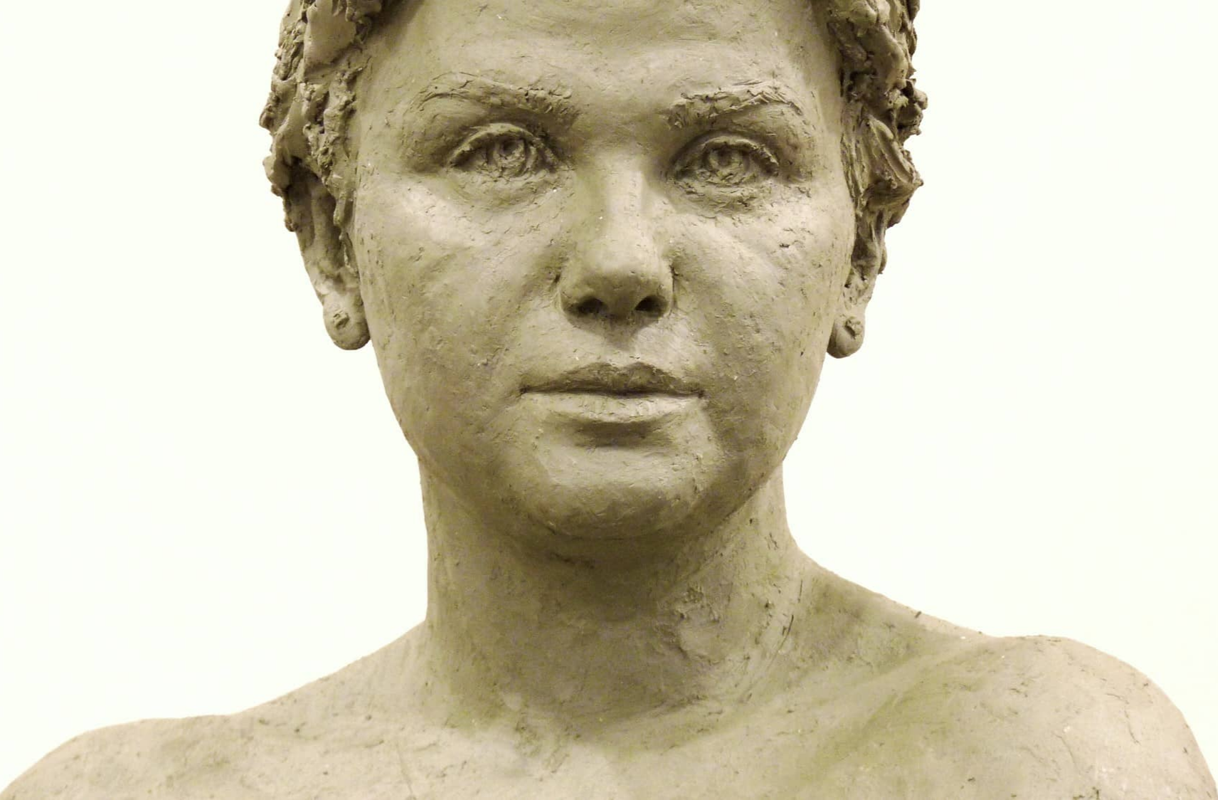 Скульптурный портрет из гипса , скульптор Ольга Колосова.