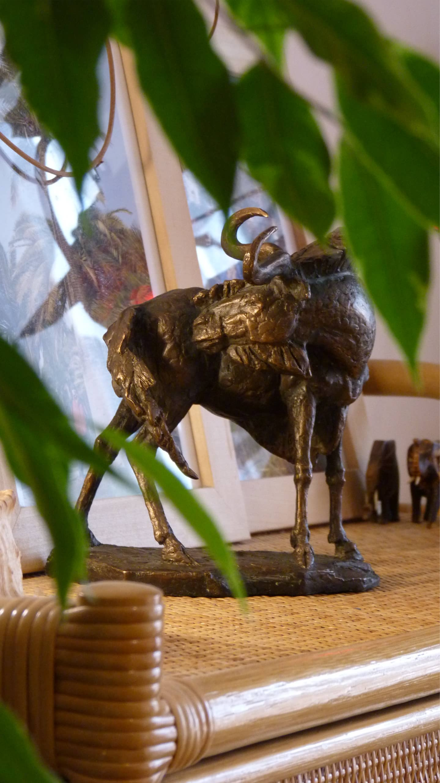 скульптура антилопы в бронзе, скульптуру животного из бронзы купить, авторскую скульптуру купить, скульптор Ольга Колосова.