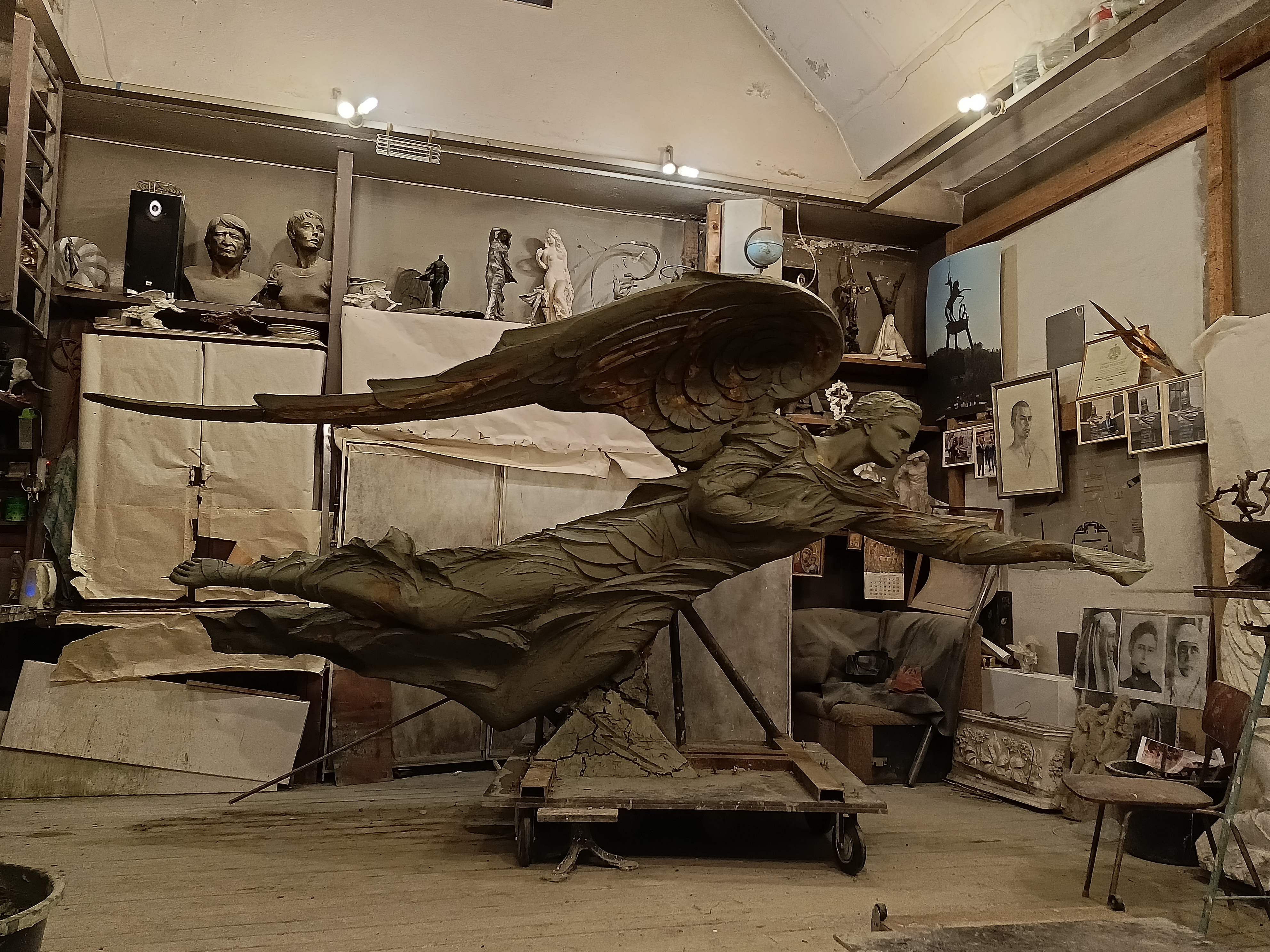 Скульптура Ангела на заказ, скульптор Алексей Селиванов.