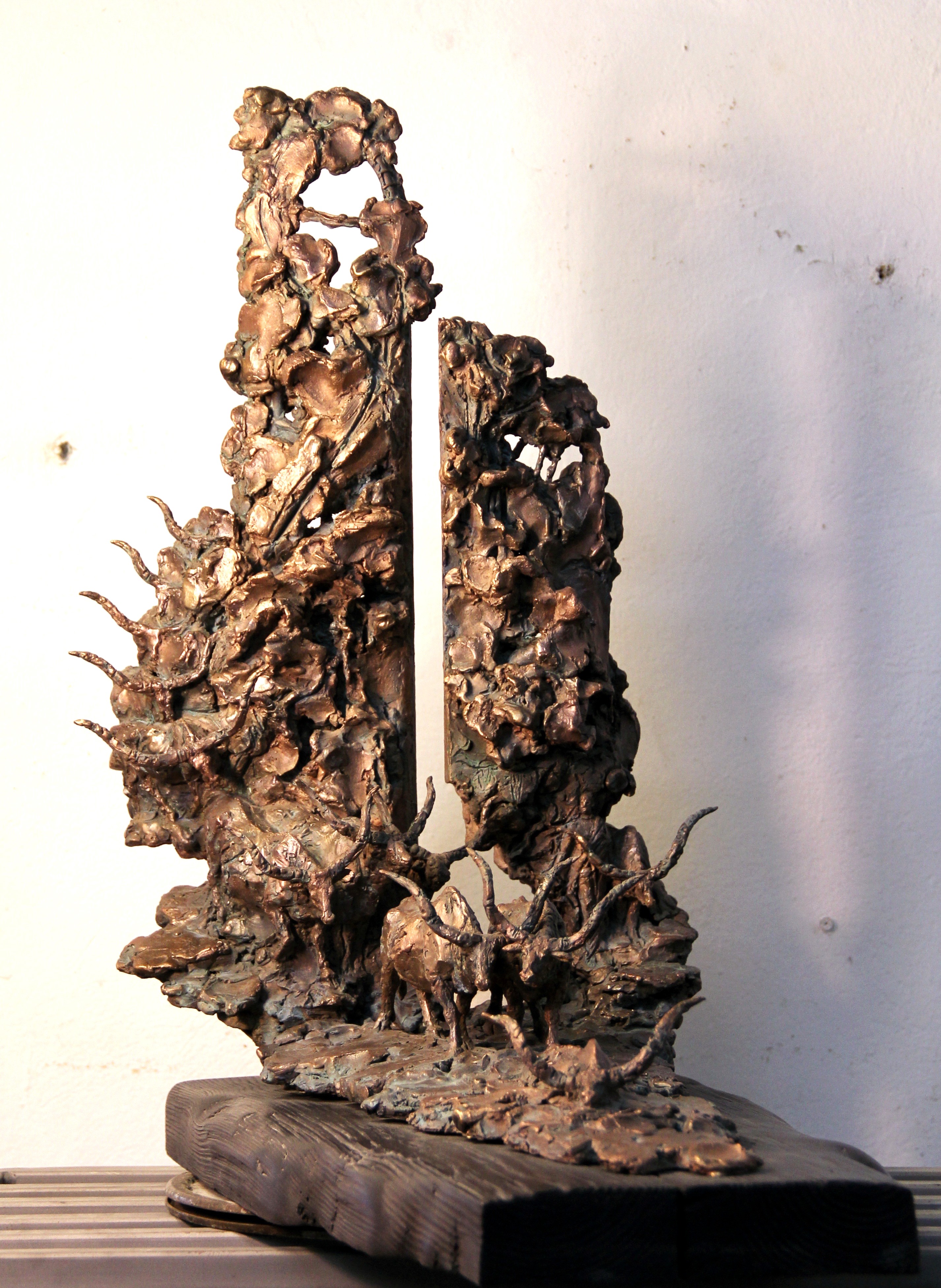 скульптура с быками из бронзы, скульптор Ольга Колосова, авторскую скульптуру из бронзы  купить. 