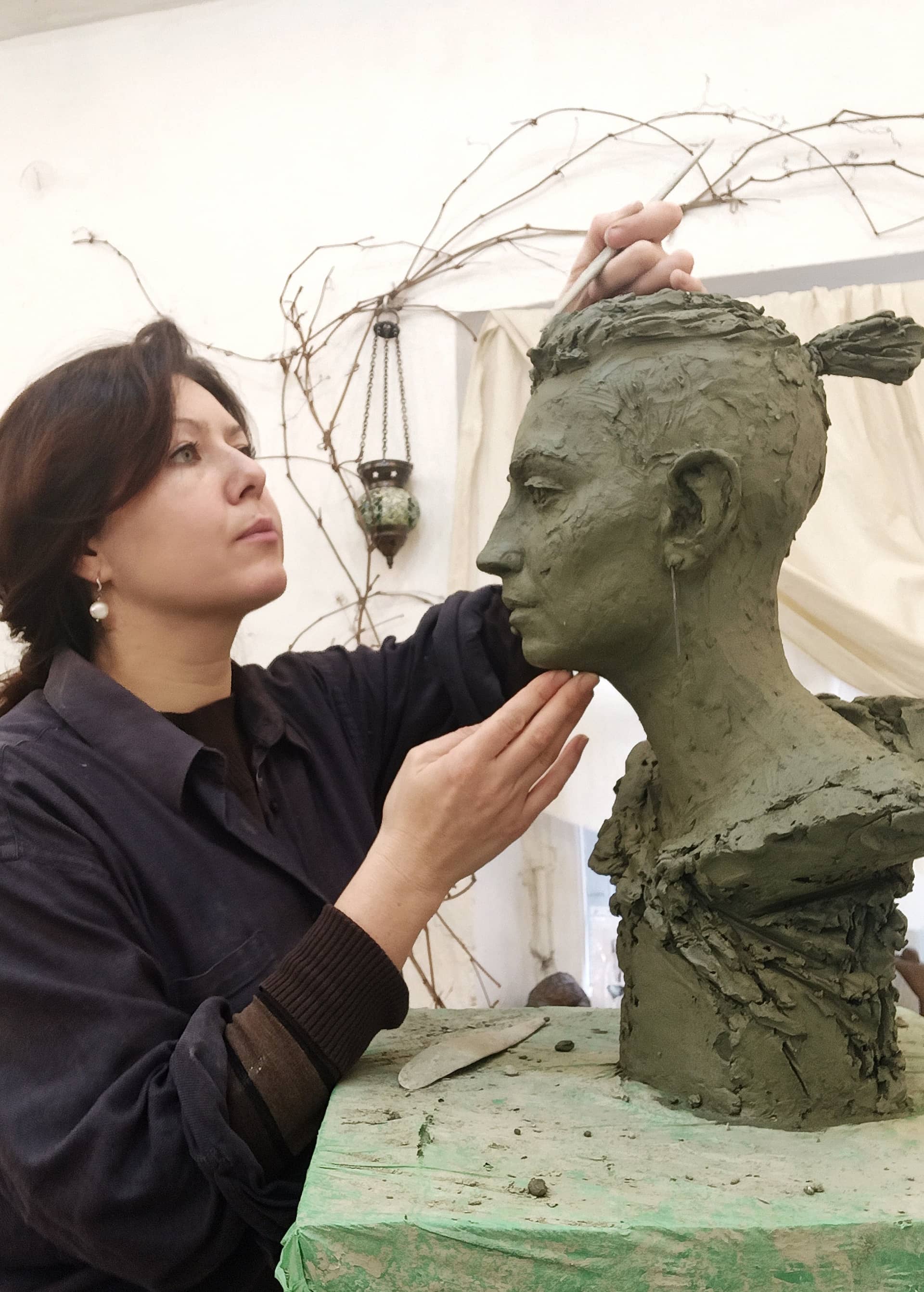 Скульптор Ольга Колосова, скульптурный портрет на заказ.